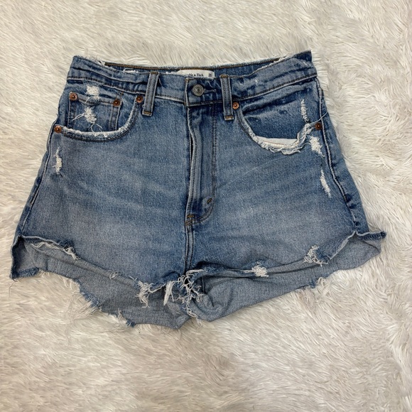 Abercrombie & Fitch The Mom Short High Rise Curve Love - Picture 2 of 4